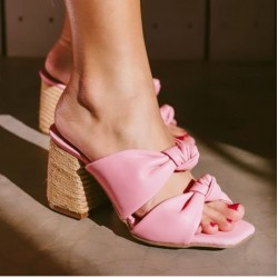  women  pink Slipper